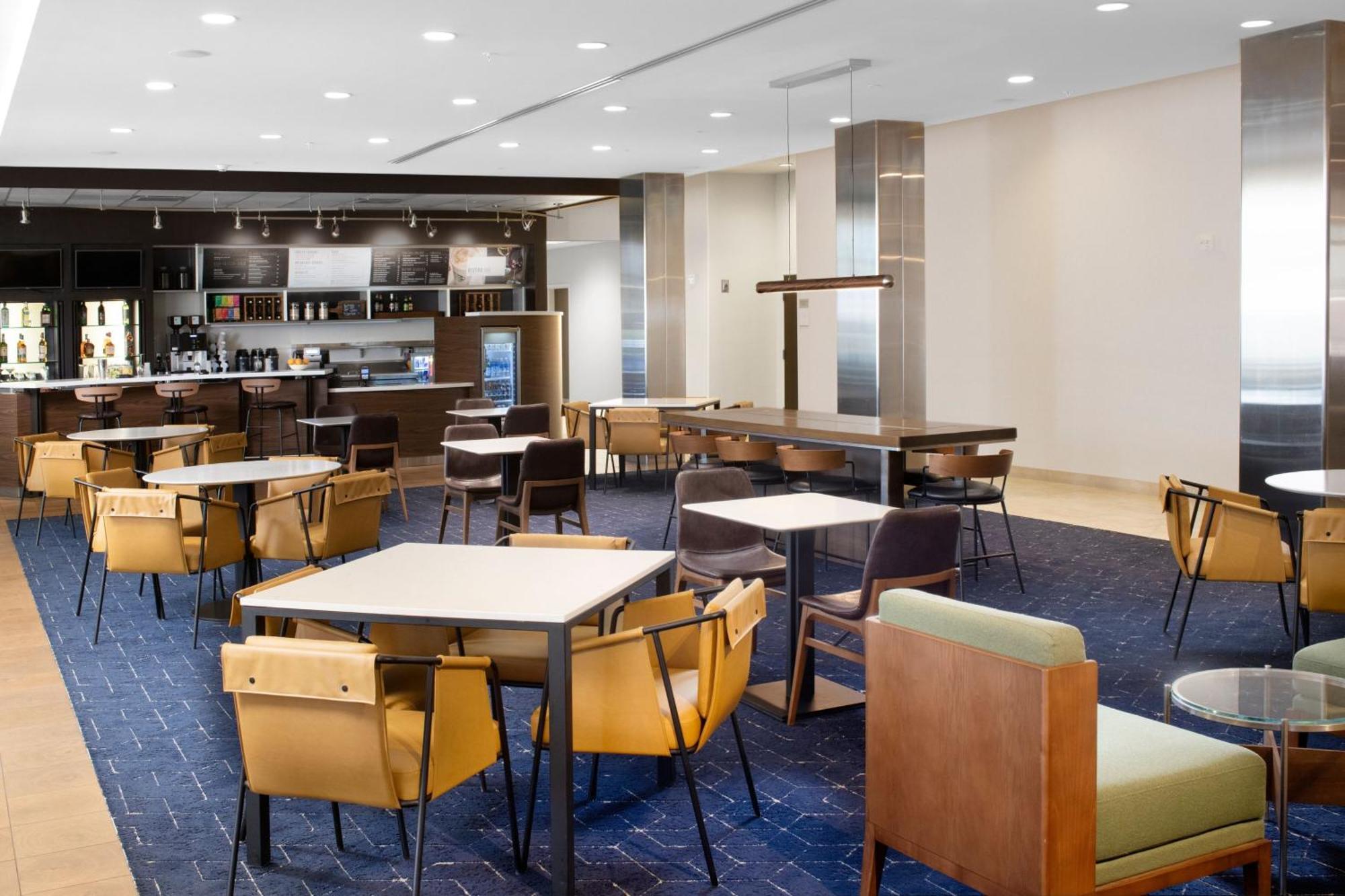 Courtyard By Marriott Lubbock Downtown/University Area Екстериор снимка