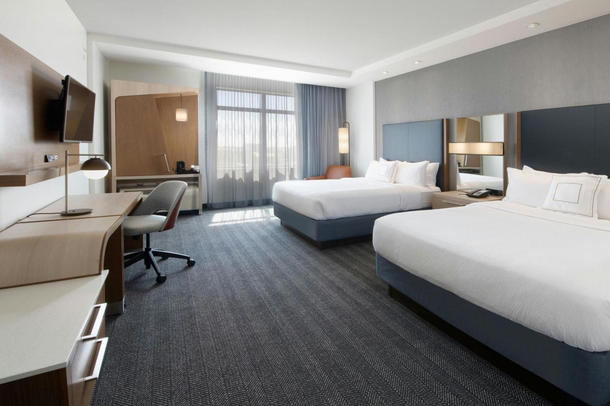 Courtyard By Marriott Lubbock Downtown/University Area Екстериор снимка
